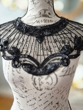 Black Sequin Appliqué Collar Necklace Accent